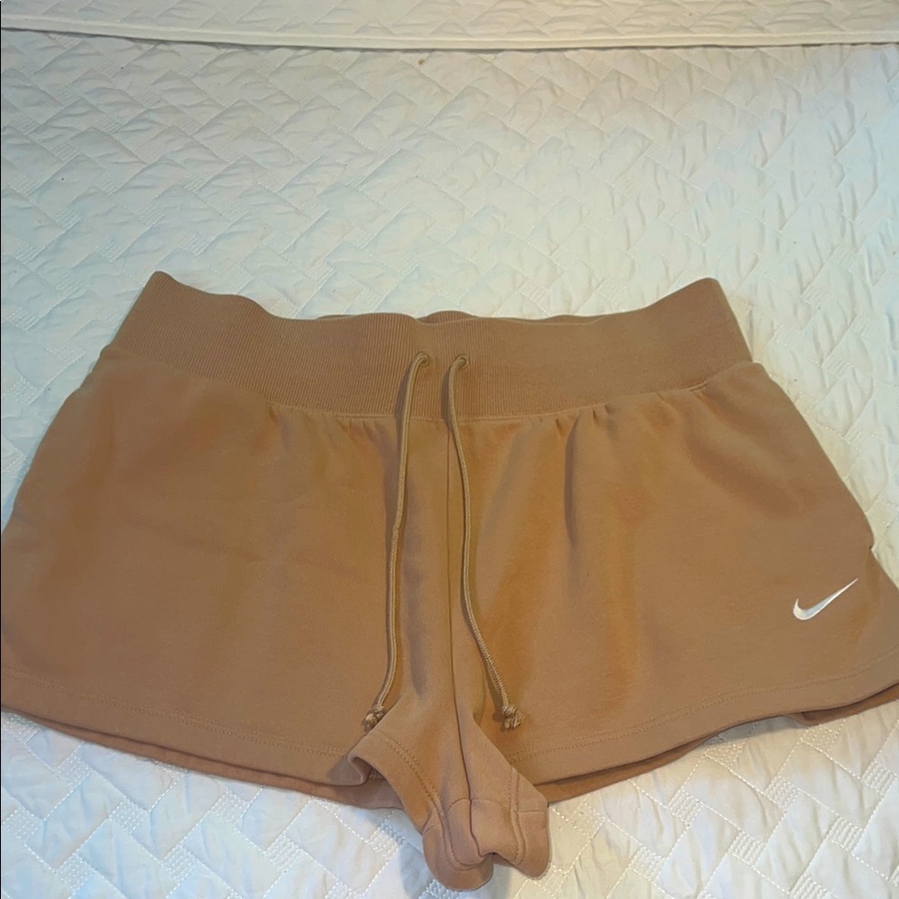 Nike women’s tan sweatpants shorts